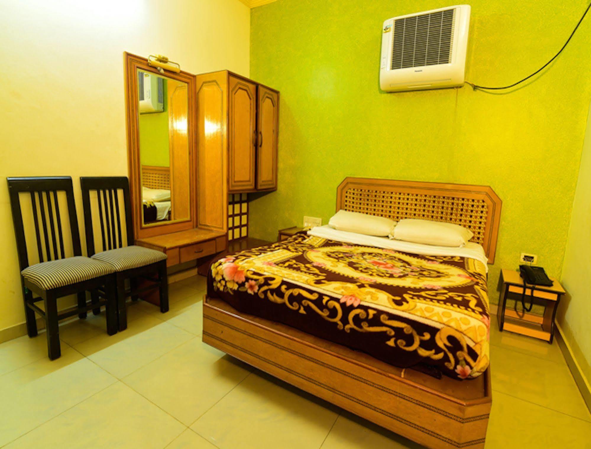 Hotel Ashlesh Manipal Bagian luar foto
